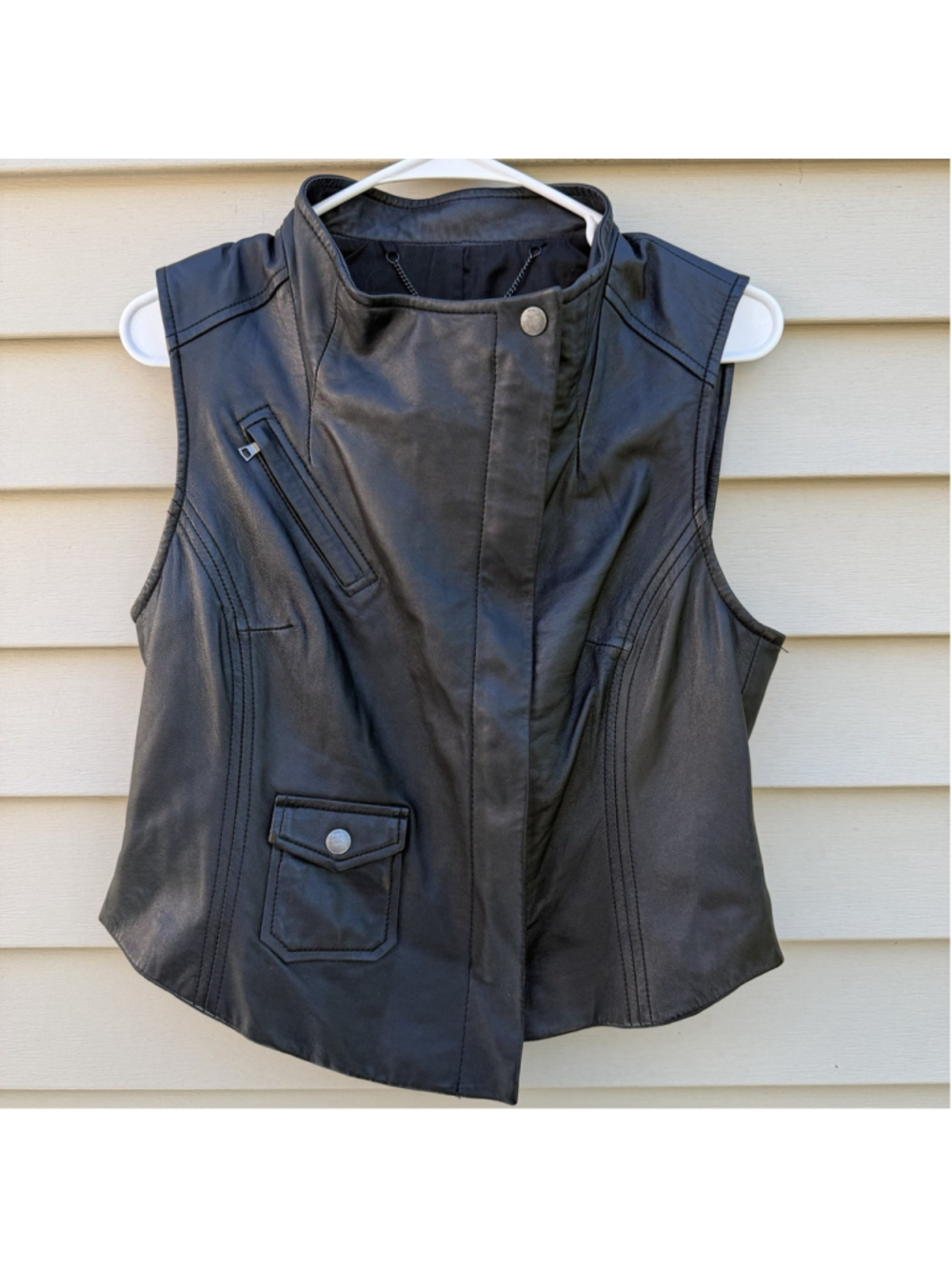 Trina Turk Black 100% Leather Moto Vest Size 8 Sleeveless Zip Jacket Biker Edgy
